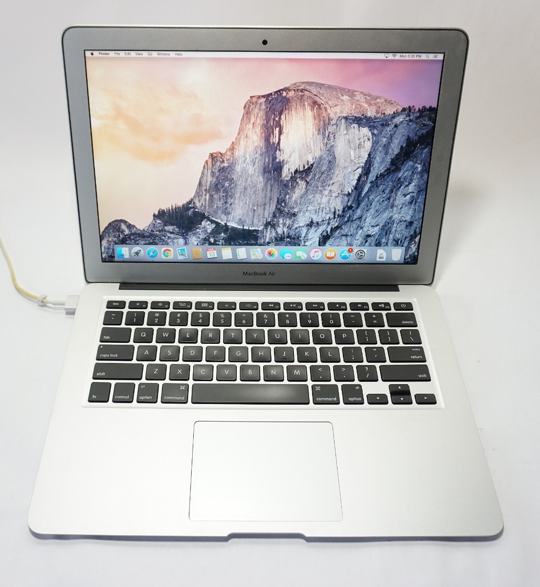 pic of AS IS Apple MacBook Air 13 A1466 MJVG2LL/A i5 1.6GHz 4GB RAM 256GB SSD 2015 READ